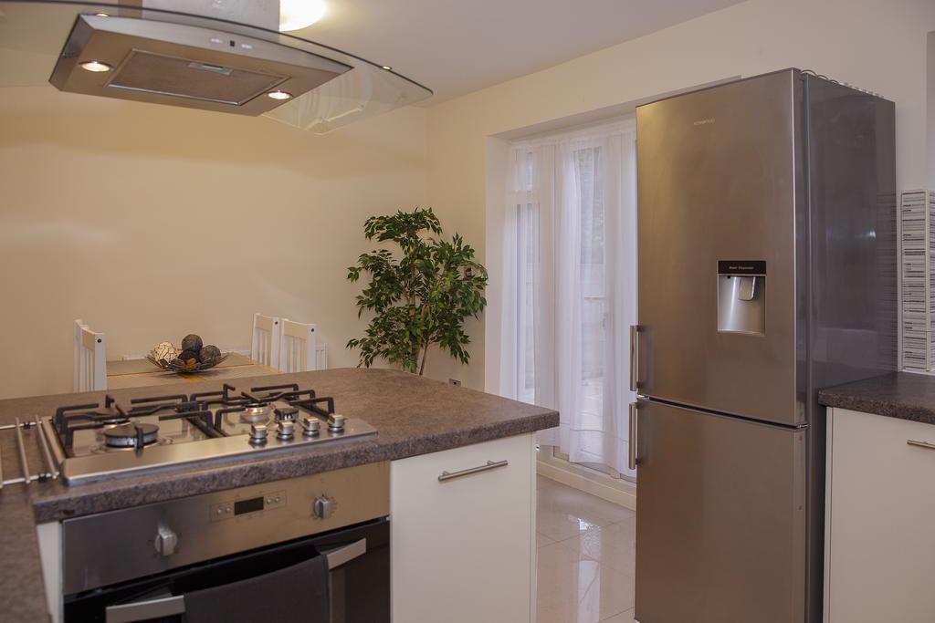 Gooseacre Rooms Гарроу Екстер'єр фото