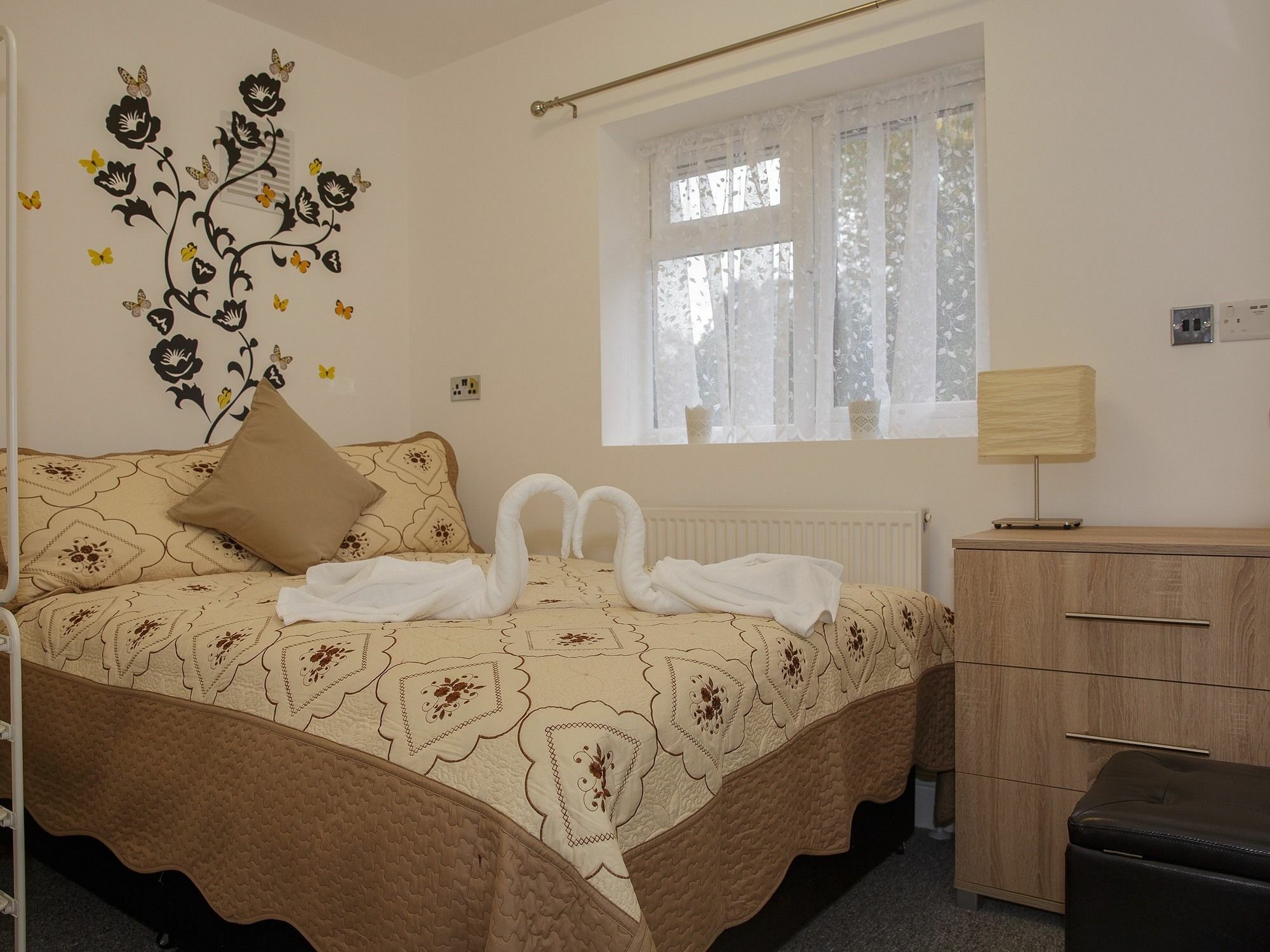 Gooseacre Rooms Гарроу Екстер'єр фото