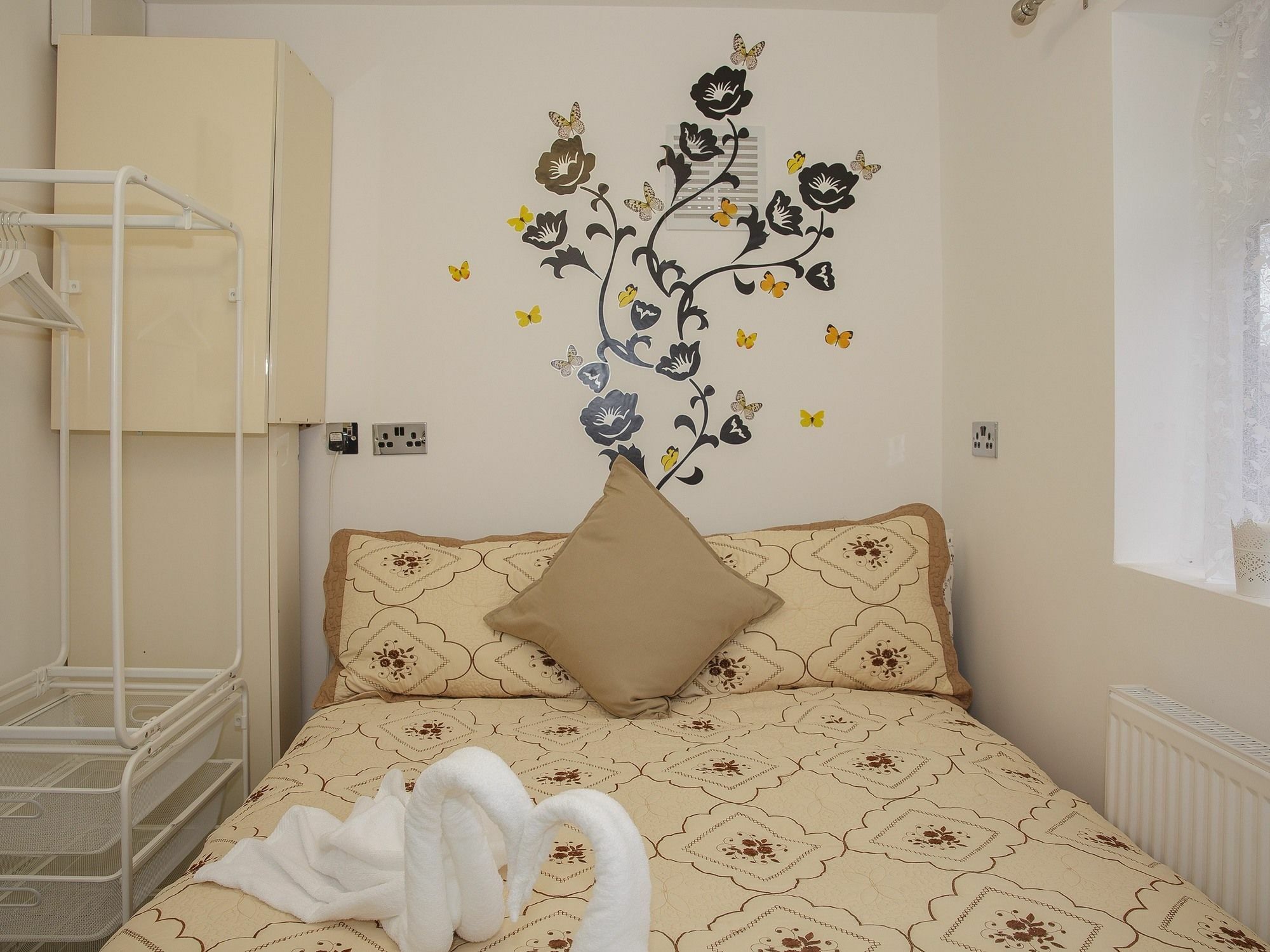 Gooseacre Rooms Гарроу Екстер'єр фото