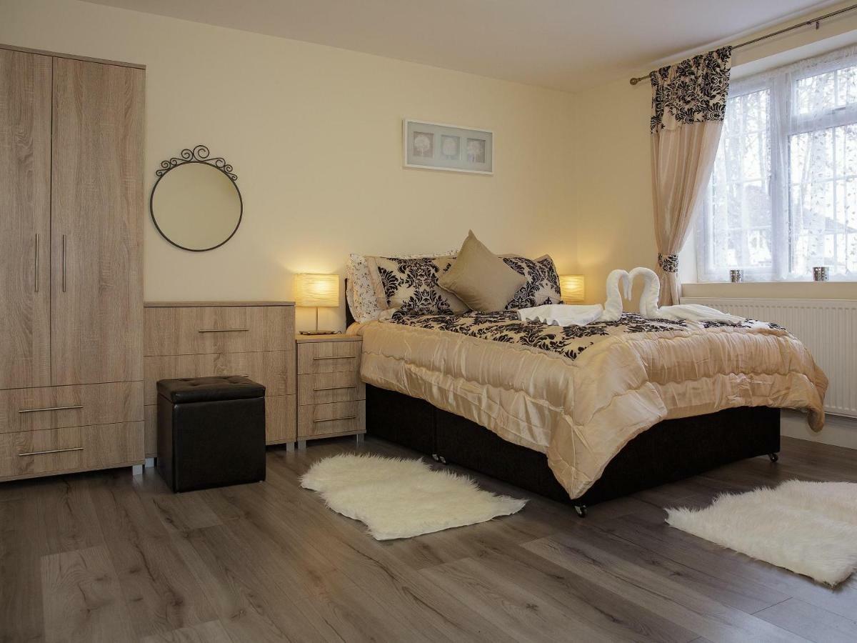 Gooseacre Rooms Гарроу Екстер'єр фото