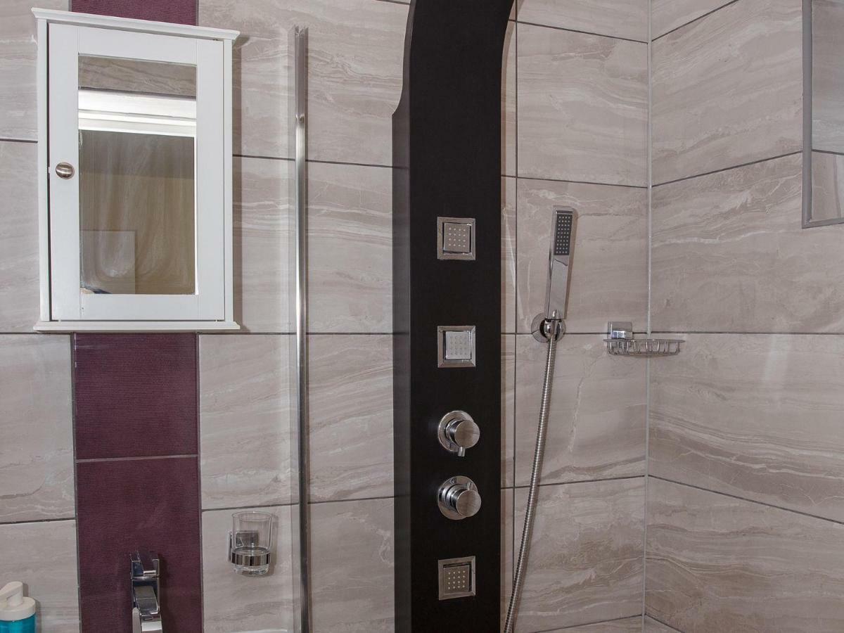 Gooseacre Rooms Гарроу Екстер'єр фото