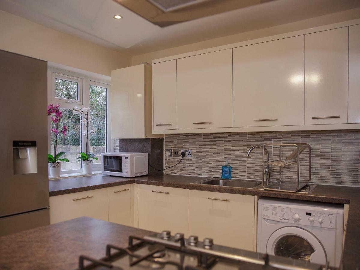 Gooseacre Rooms Гарроу Екстер'єр фото