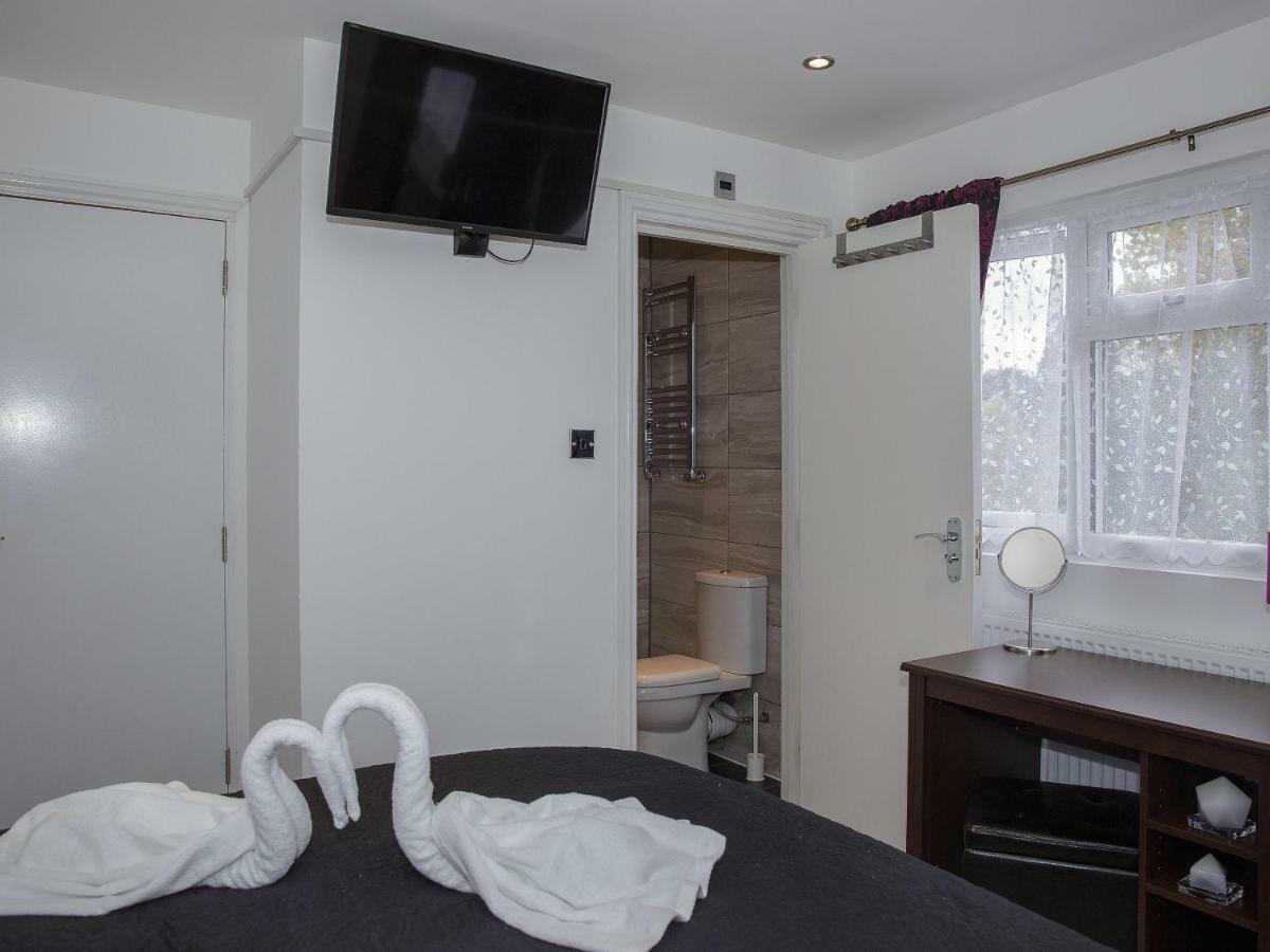 Gooseacre Rooms Гарроу Екстер'єр фото